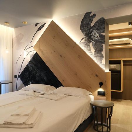 Flos Hotel موينا المظهر الخارجي الصورة
