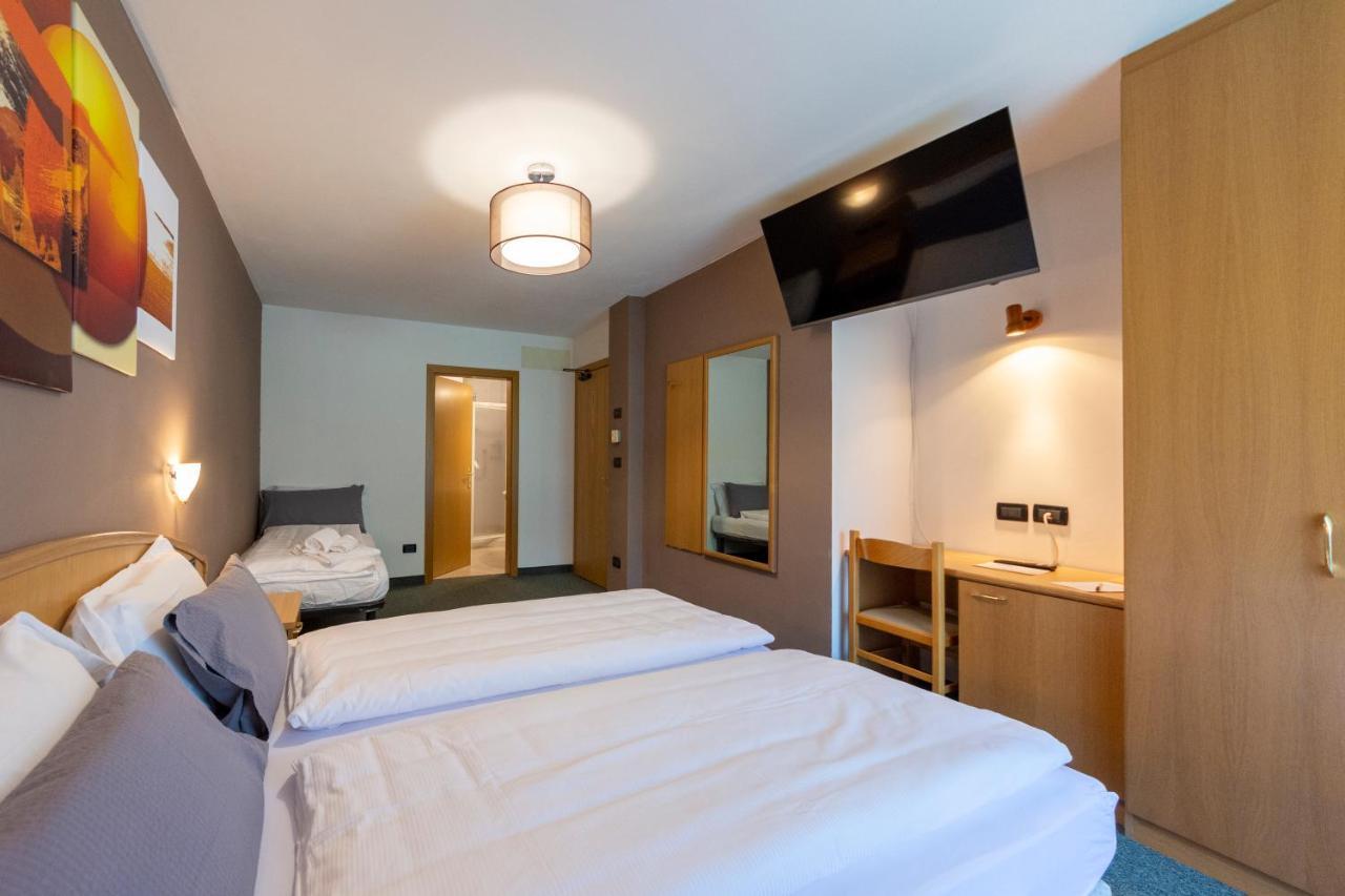 Flos Hotel موينا المظهر الخارجي الصورة