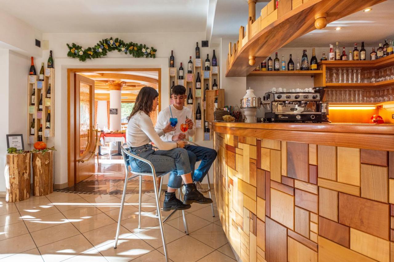 Flos Hotel موينا المظهر الخارجي الصورة