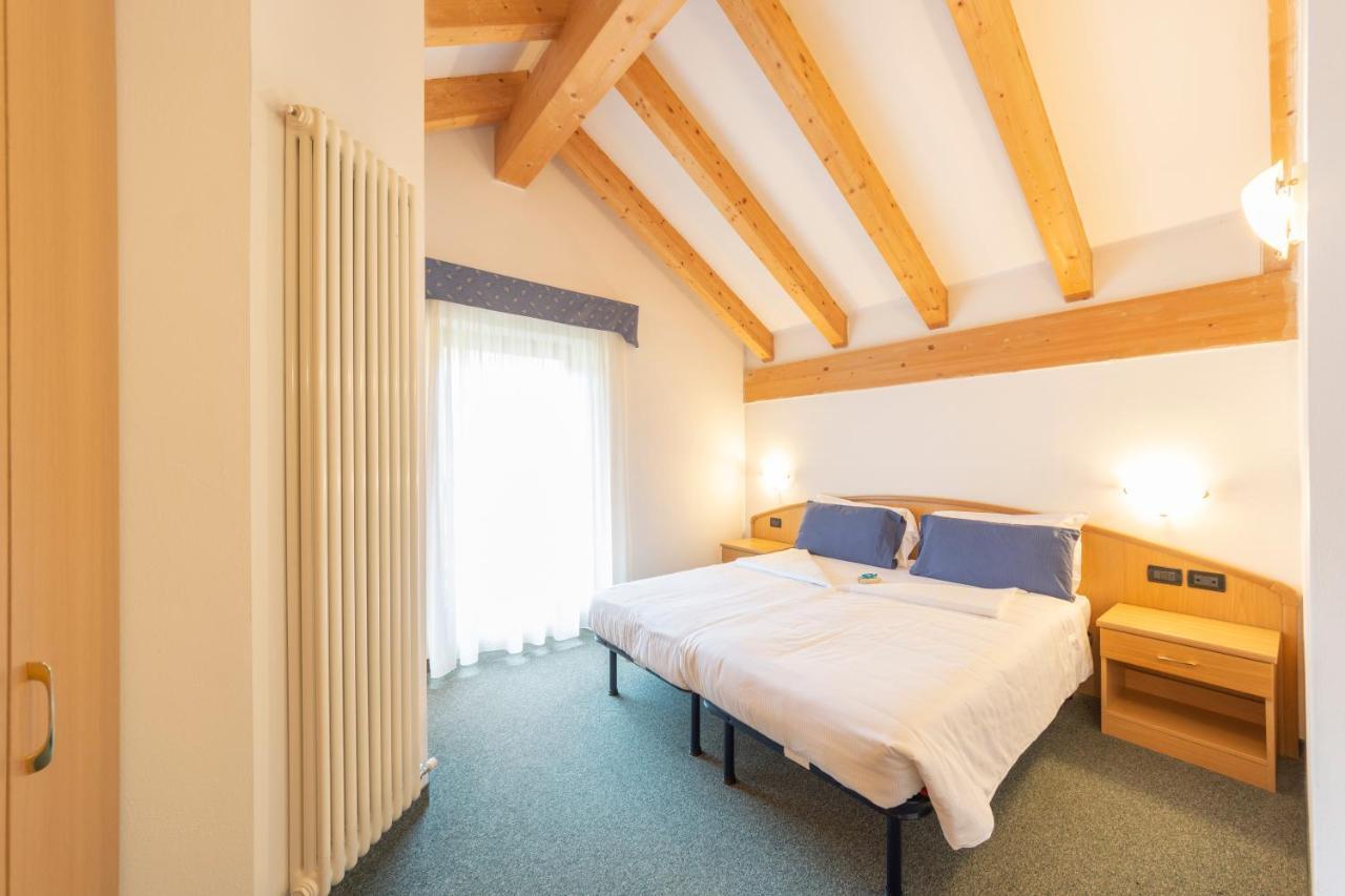 Flos Hotel موينا المظهر الخارجي الصورة