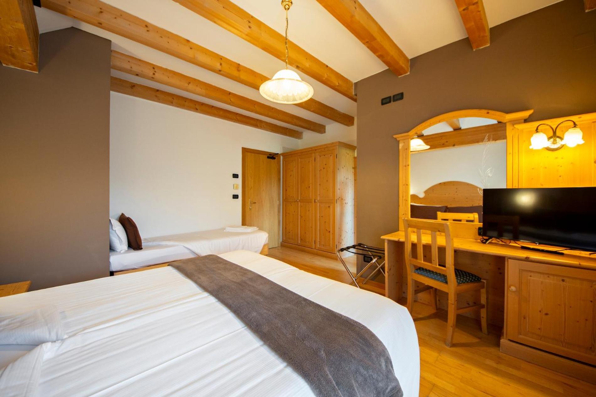 Flos Hotel موينا المظهر الخارجي الصورة